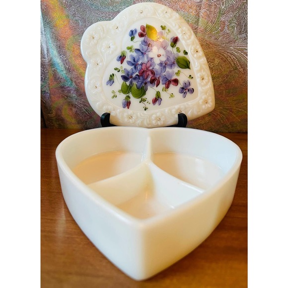 Vintage milkglass divided lidded heart shaped trinket dish hand-painted flowers - Picture 2 of 10
